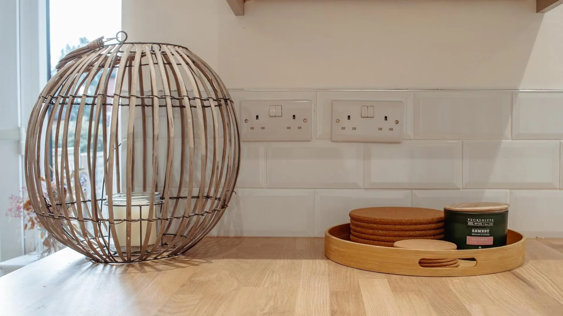 Modern Bright Spacious Home Лидс